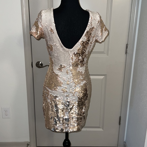 Mon Renn Mini Sequin Dress - Picture 3 of 3